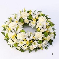 Classic Wreath Yellow and Cream