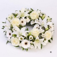 Rose and Lily Wreath White